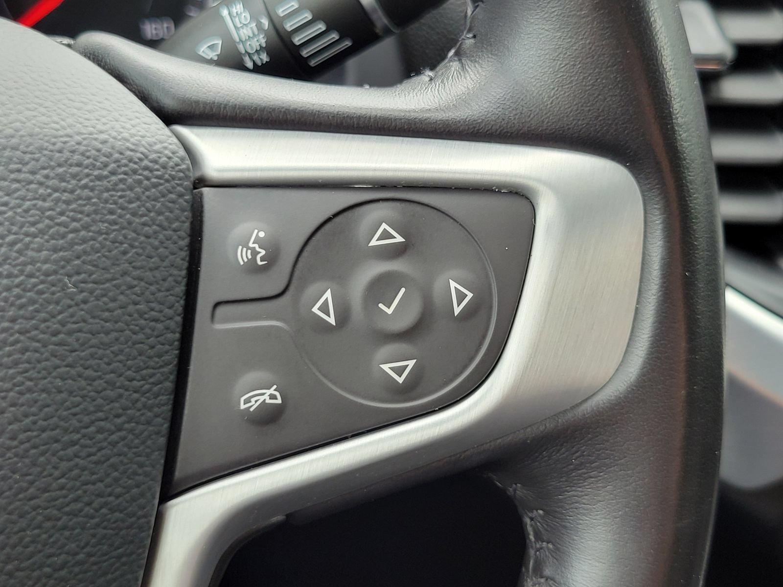 Used 2020 GMC Acadia SLT w/ Trailering Package FWD image 18