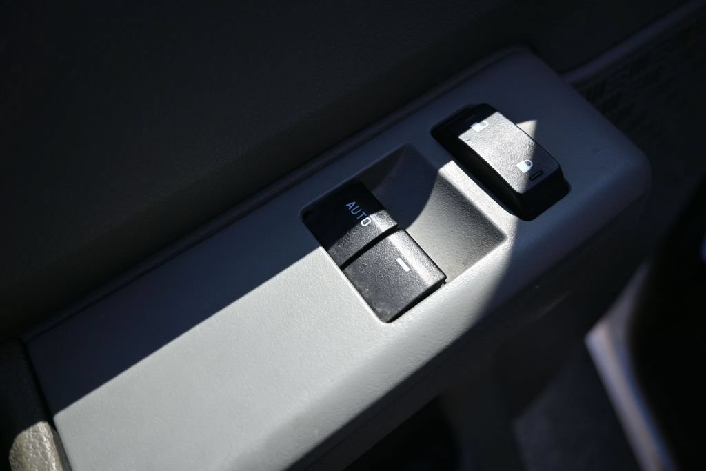 Used 2022 Ford E-350 and Econoline 350 Super Duty w/ Power Windows & Locks Group RWD image 6