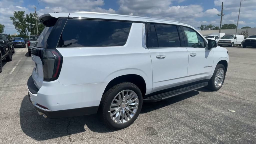 New 2026 Chevrolet Suburban Premier w/ Sun And Tow Package AWD/4WD image 2