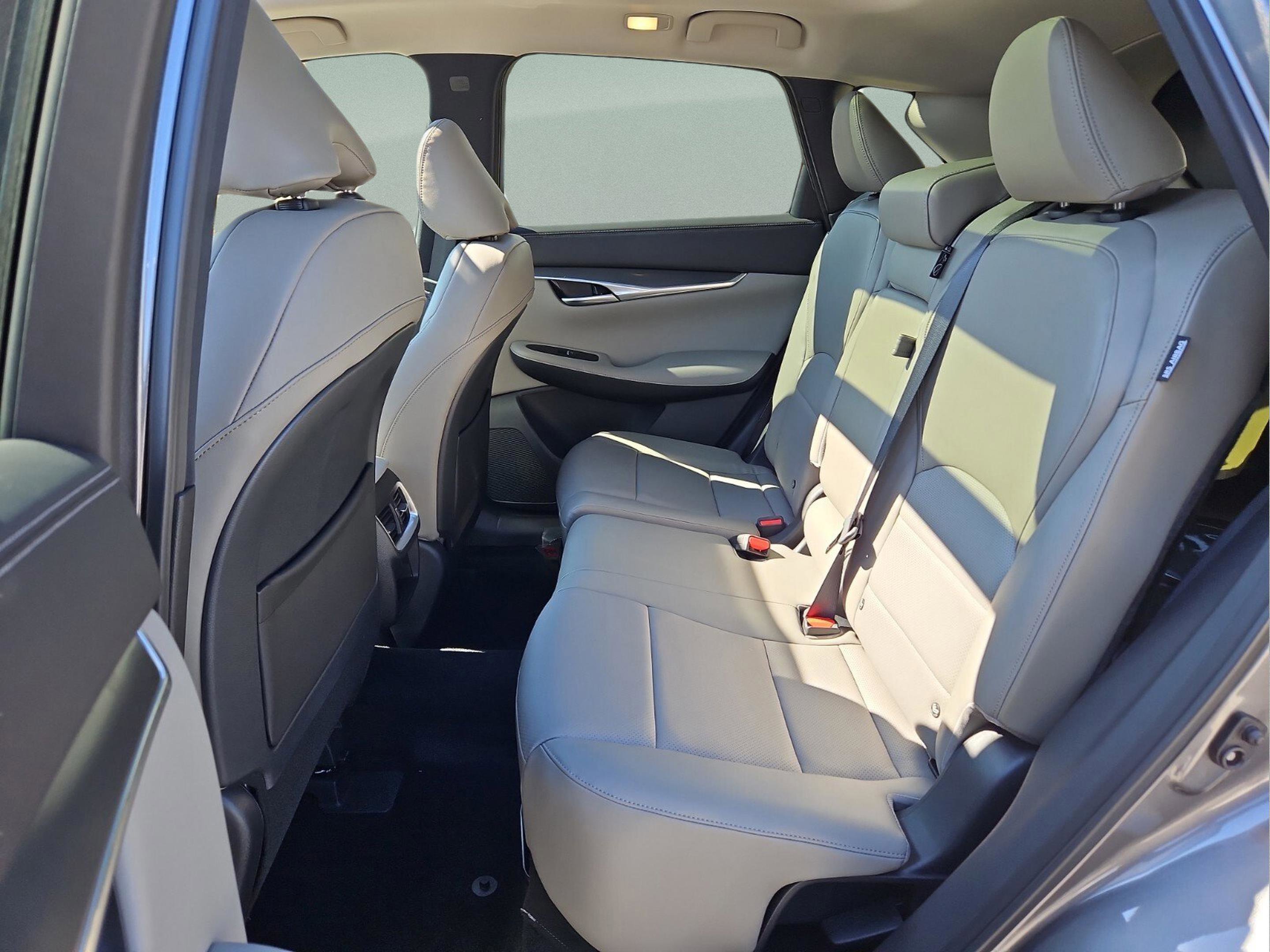 Certified 2025 INFINITI QX50 Luxe AWD/4WD image 17