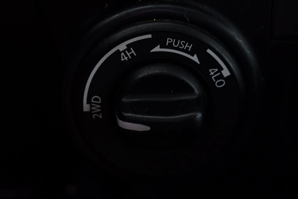 Used 2019 Nissan Titan S AWD/4WD image 28
