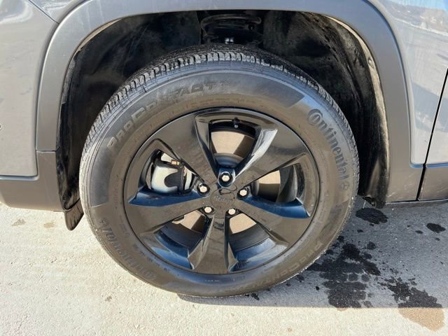 Certified 2023 Jeep Cherokee Altitude Lux w/ Lux Elite Package image 11