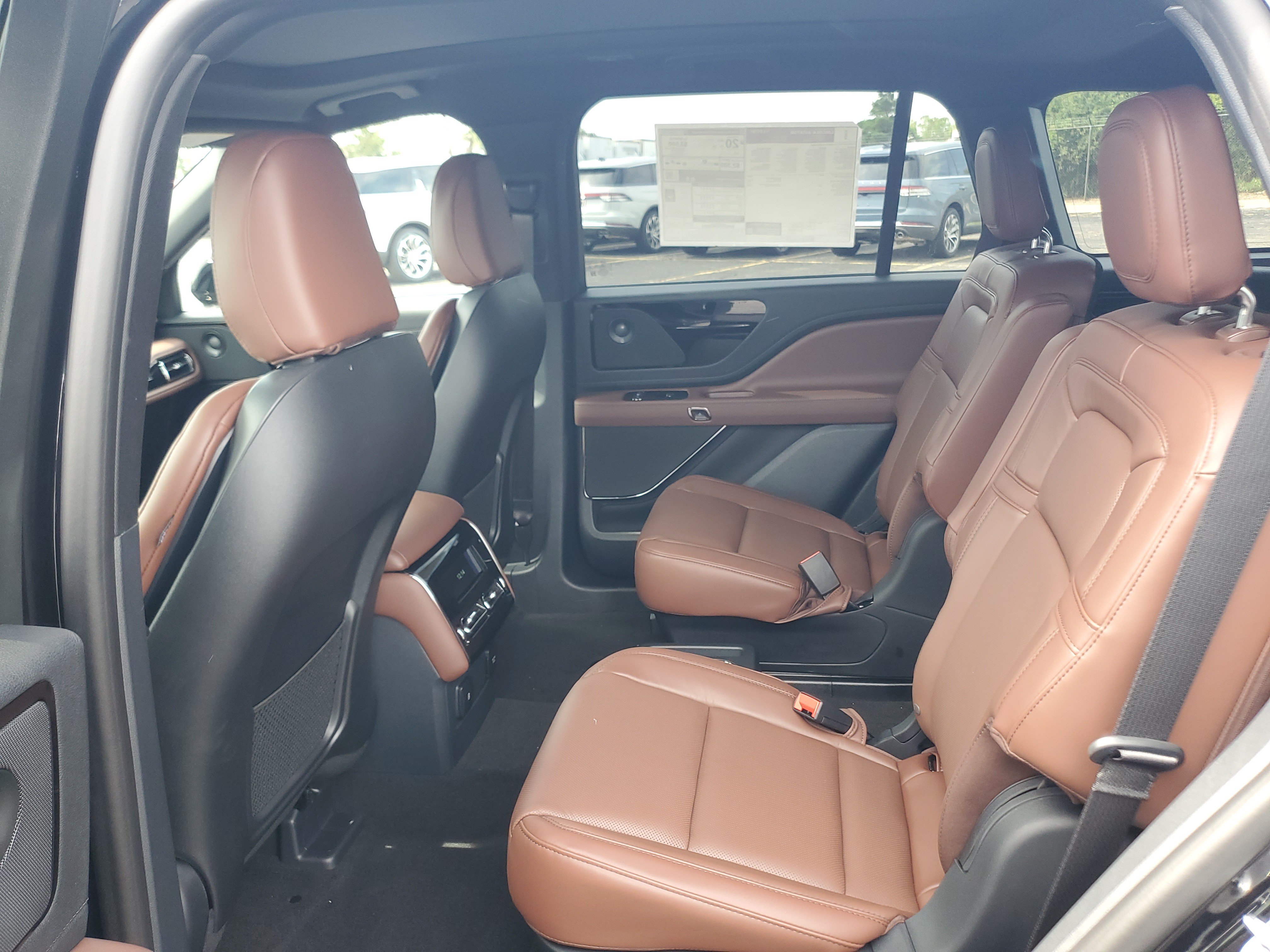 New 2027 Lincoln Aviator Reserve w/ Jet Appearance Package AWD/4WD image 23