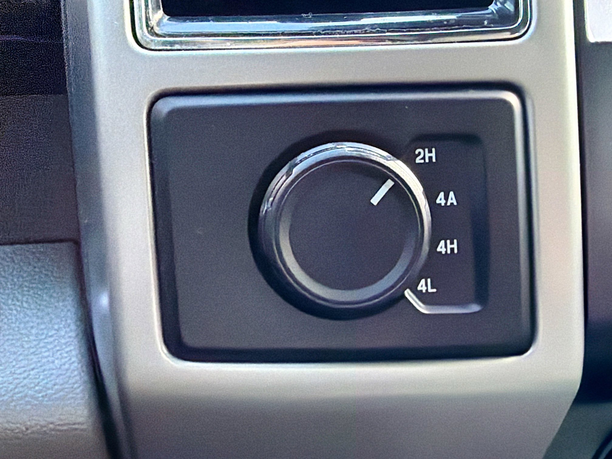 Used 2017 Ford F150 Lariat w/ Equipment Group 501A Mid image 27