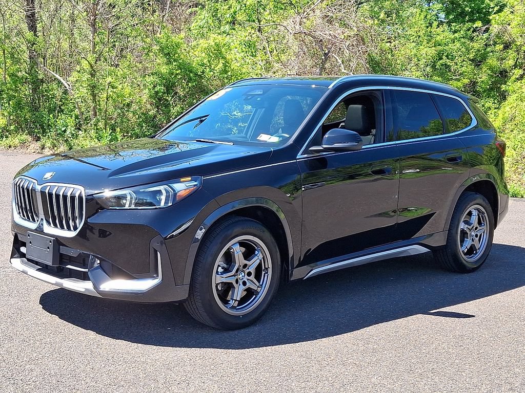 Used 2025 BMW X1 xDrive28i AWD/4WD image 3