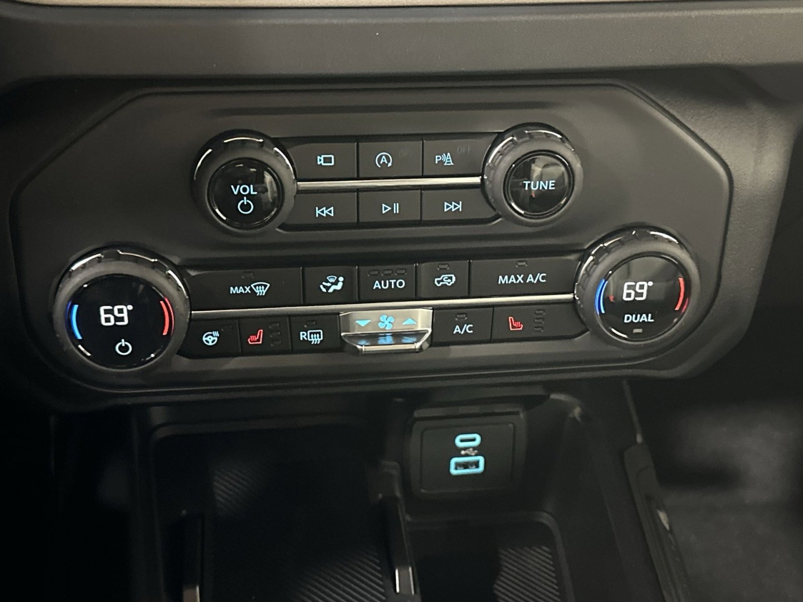 New 2025 Ford Bronco Outer Banks image 27