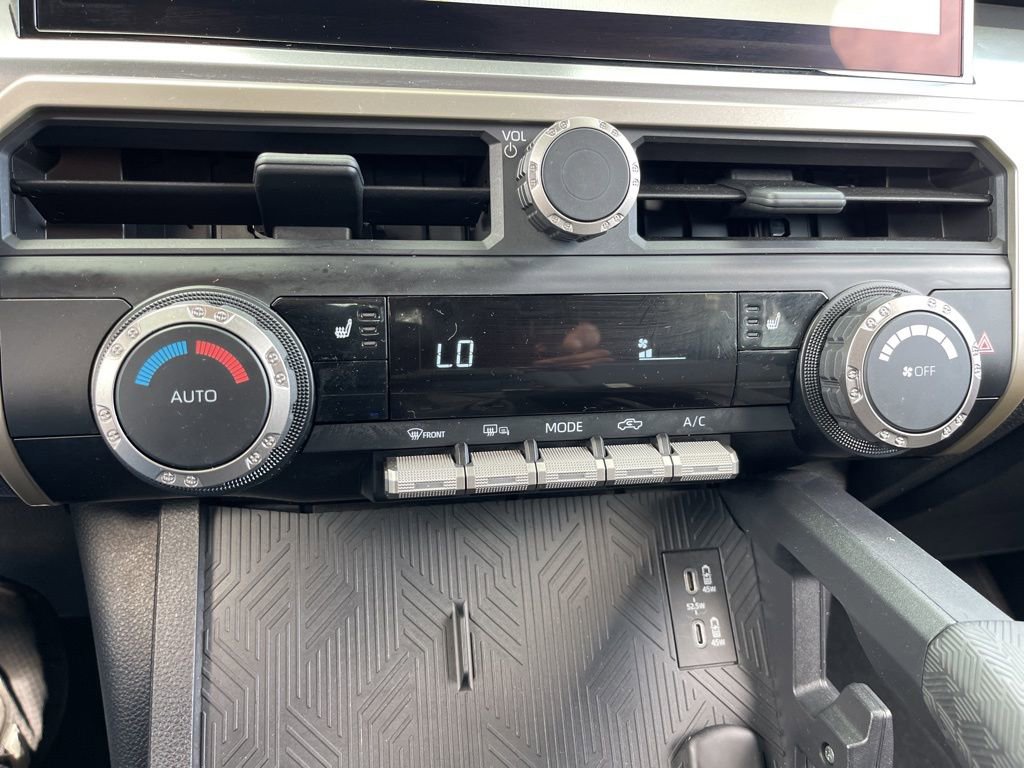 Used 2024 Toyota Tacoma TRD Off-Road image 12