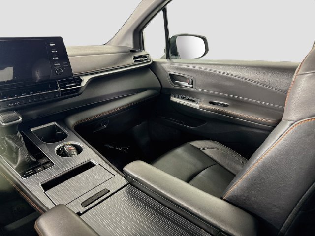 Certified 2021 Toyota Sienna XSE FWD image 26