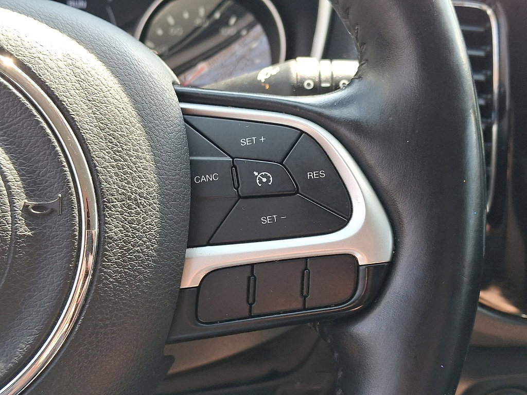 Certified 2020 Jeep Compass Latitude image 17