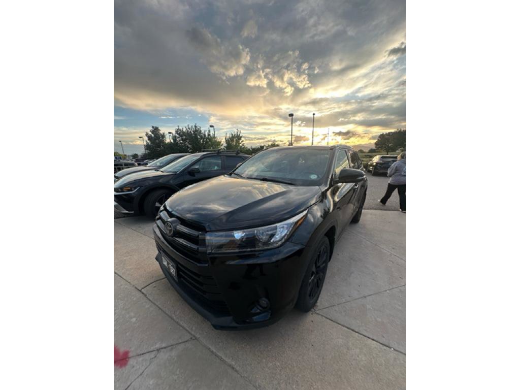 Used 2019 Toyota Highlander SE