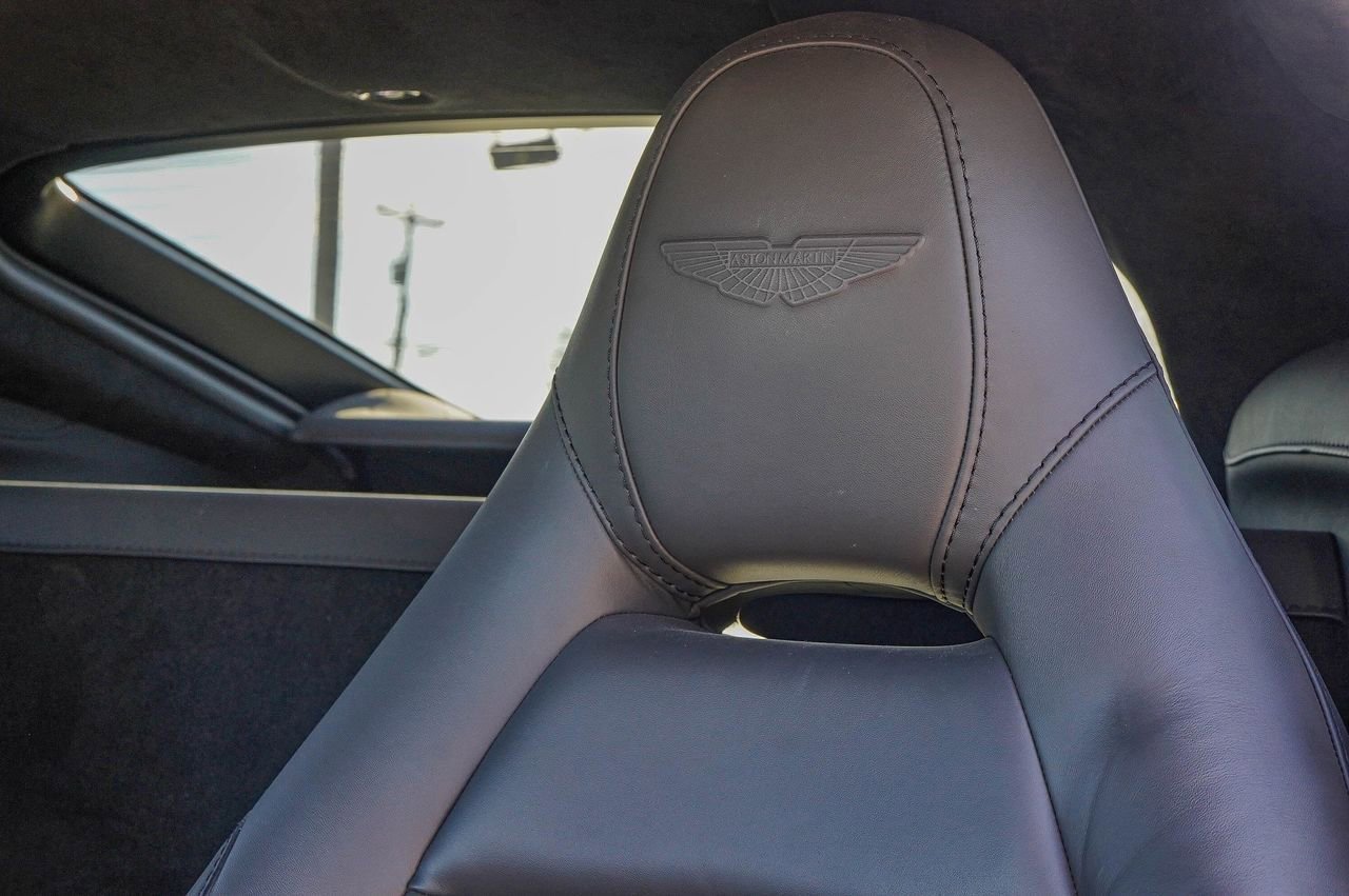 Used 2022 Aston Martin V8 Vantage Coupe image 23