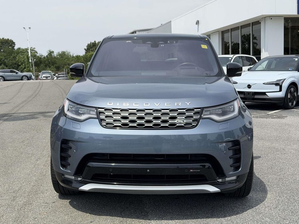 Used 2023 Land Rover Discovery Metropolitan Edition AWD/4WD image 6