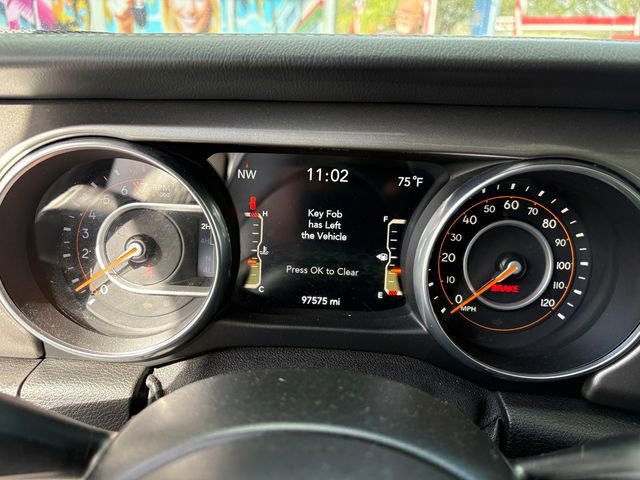 Used 2018 Jeep Wrangler Unlimited Sahara image 27