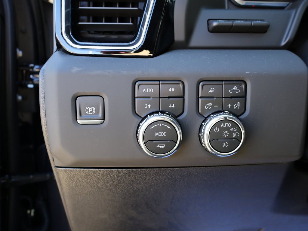 New 2025 GMC Sierra 2500 Denali w/ Denali Reserve Package image 13