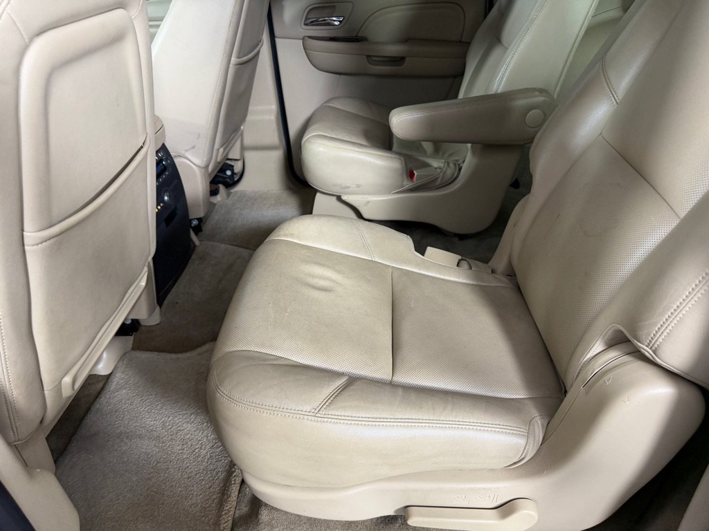 Used 2013 Cadillac Escalade ESV Luxury RWD image 19