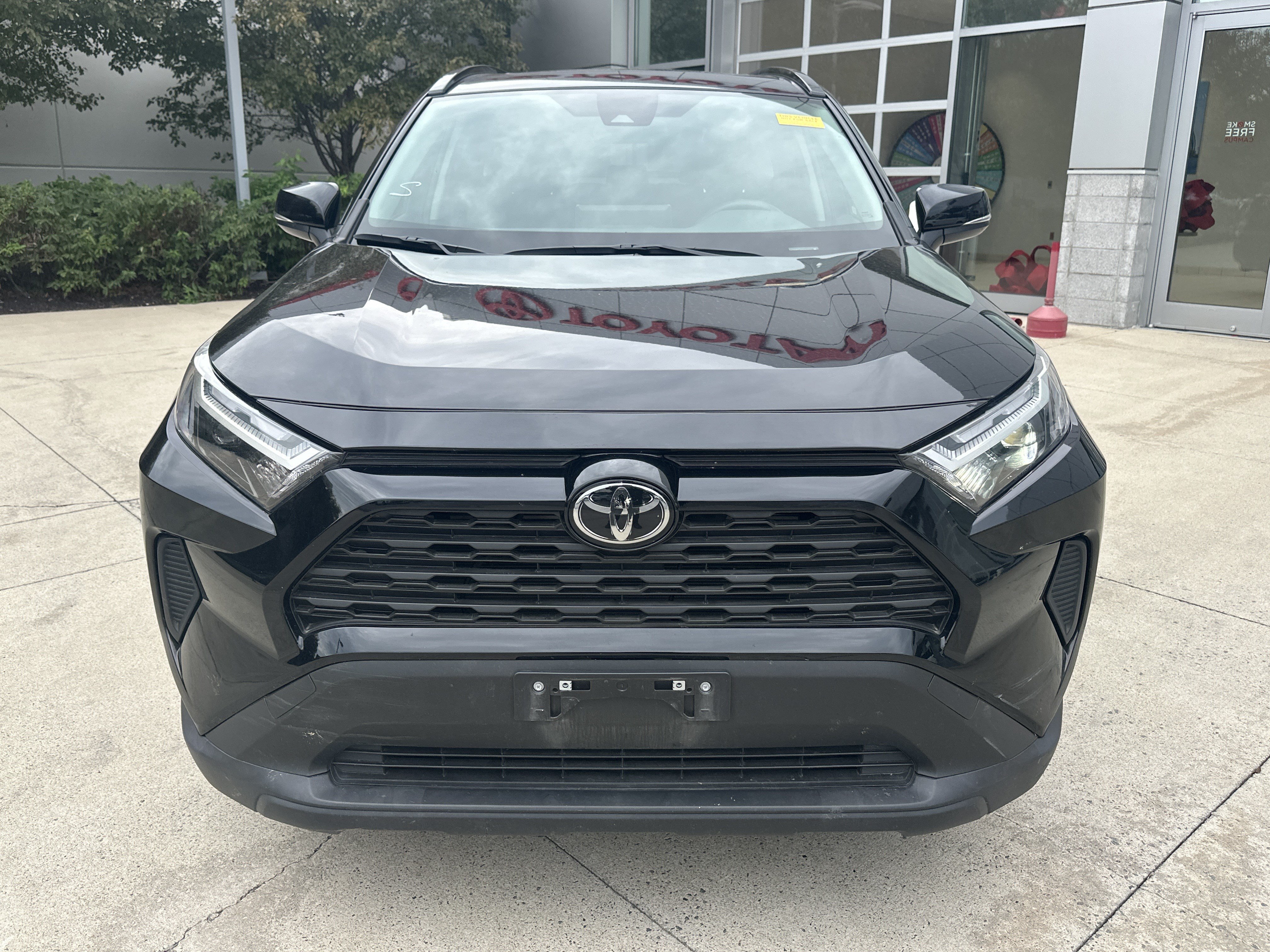 Used 2025 Toyota RAV4 XLE w/ Convenience Package AWD/4WD image 5