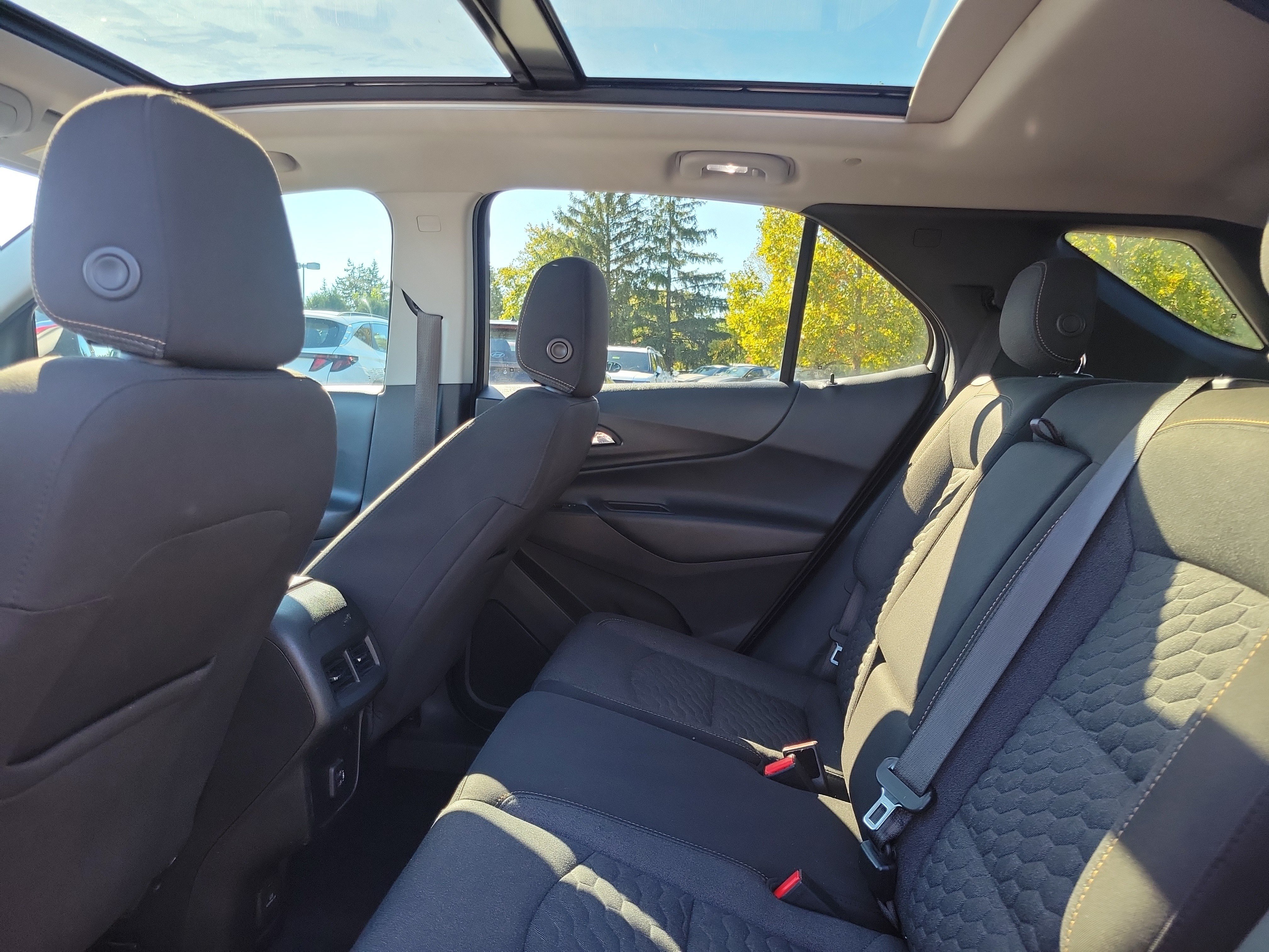 Used 2020 Chevrolet Equinox LT FWD image 11