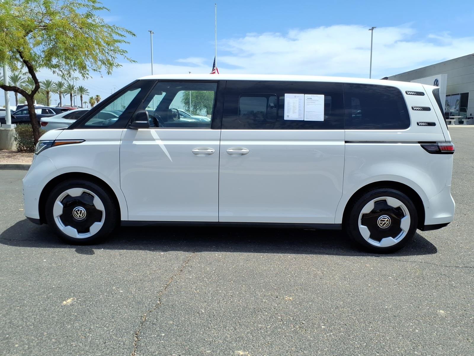 Certified 2025 Volkswagen ID. Buzz Pro S RWD image 4