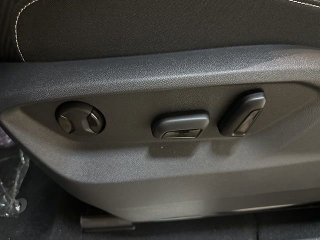 New 2025 Volkswagen Atlas Cross Sport SE image 16