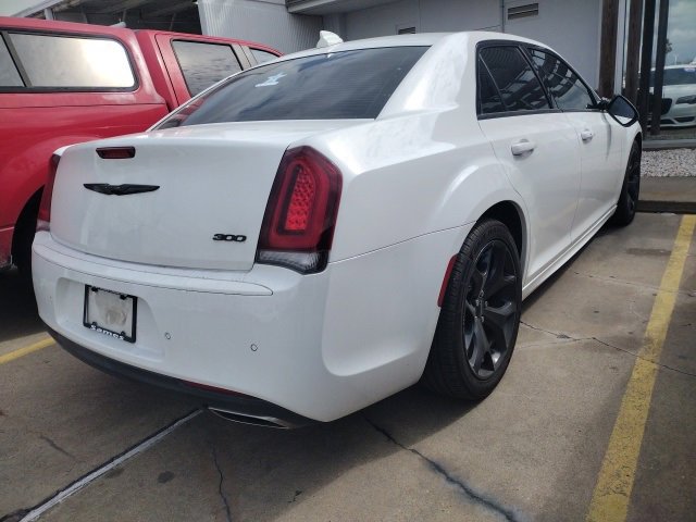 Used 2022 Chrysler 300 Touring L image 15