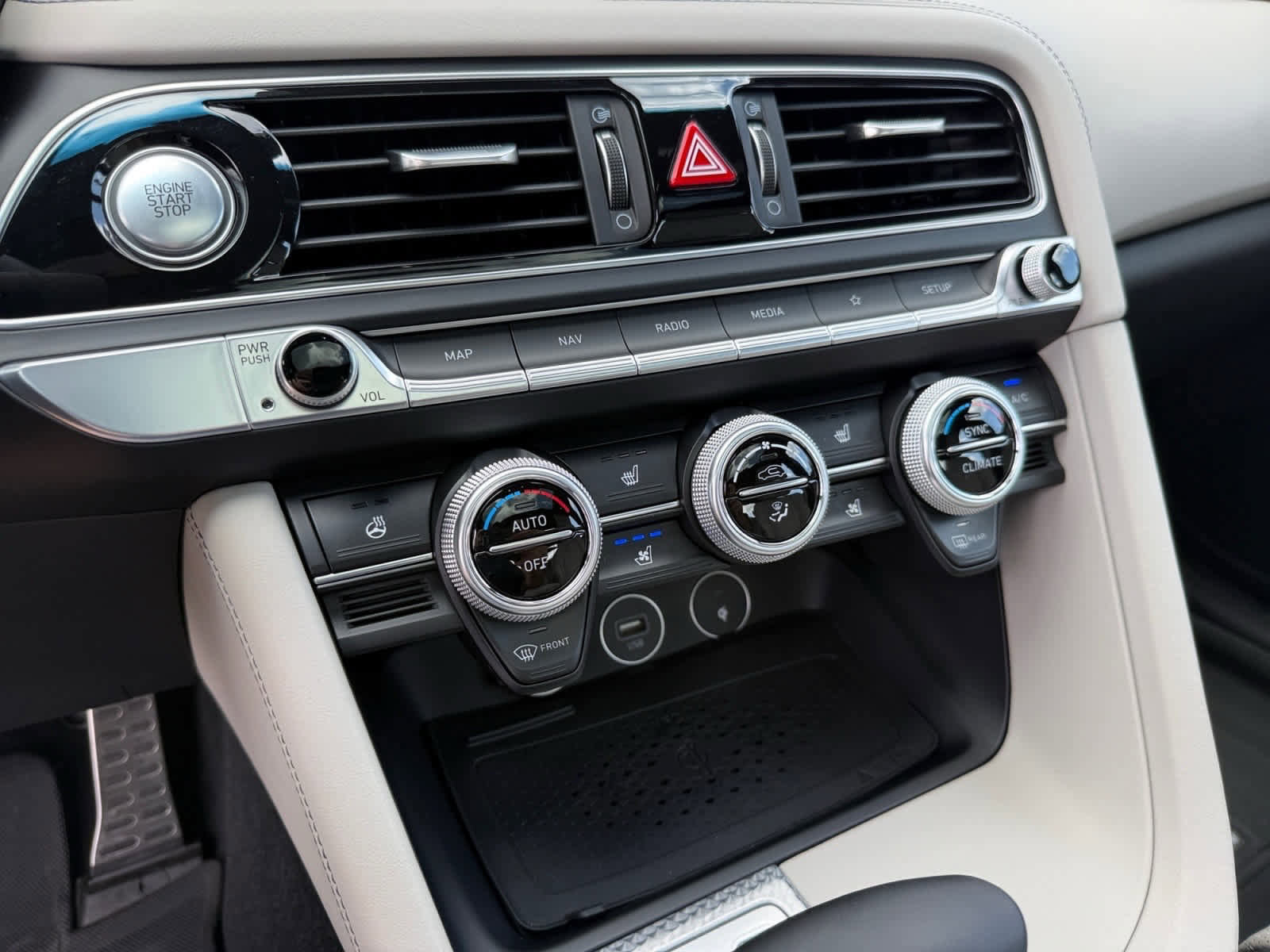 Used 2022 Genesis G70 3.3T w/ Sport Prestige Package image 21