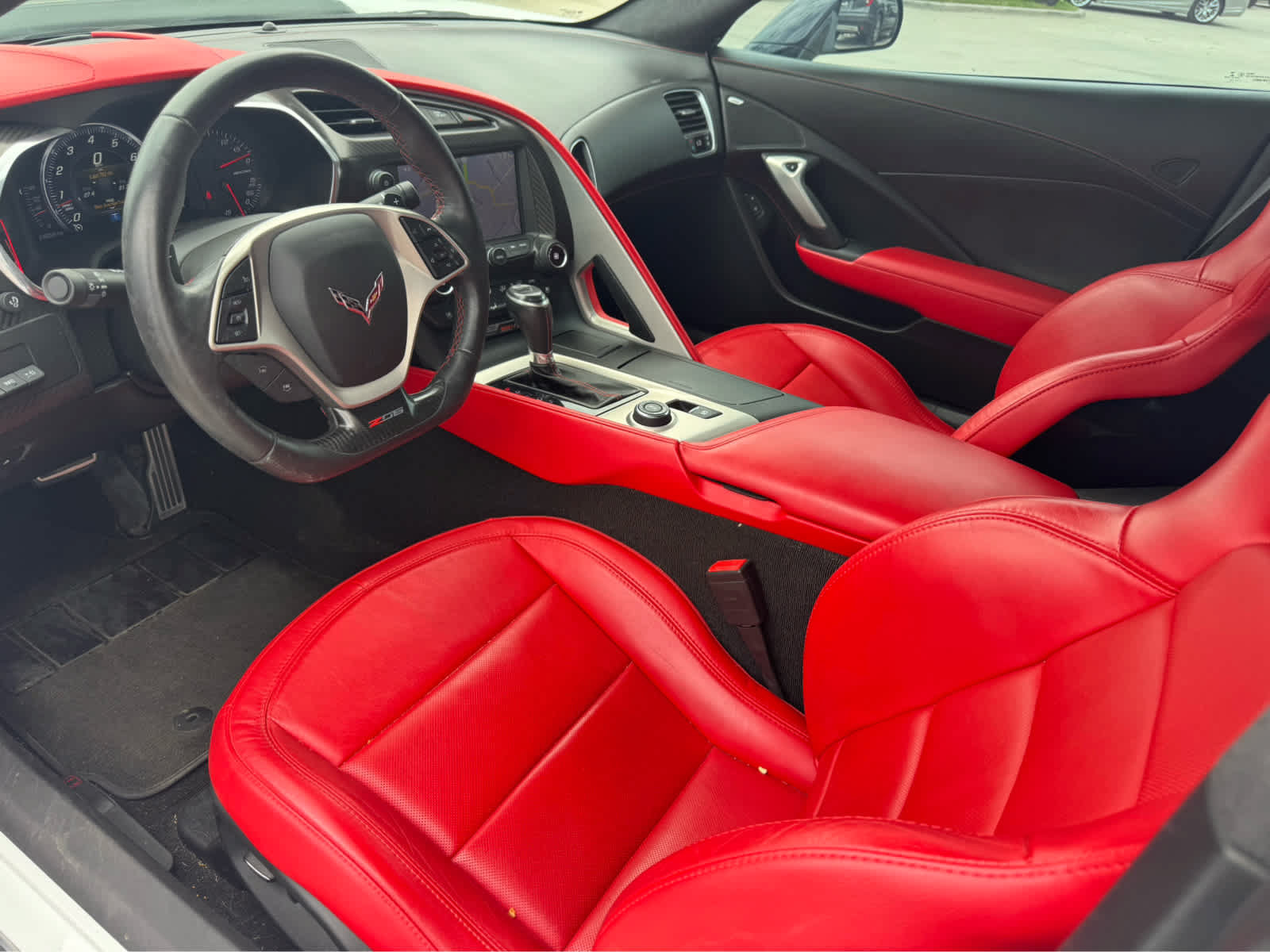 Used 2015 Chevrolet Corvette Z06 w/ 3LZ Preferred Equipment Group RWD image 7