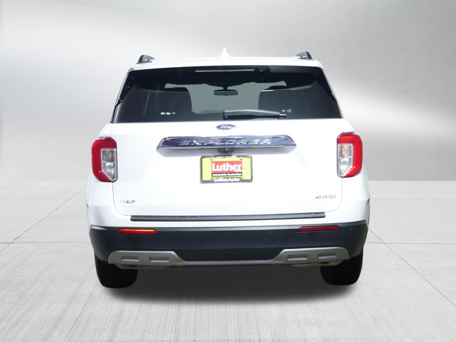 Used 2023 Ford Explorer XLT AWD/4WD image 6