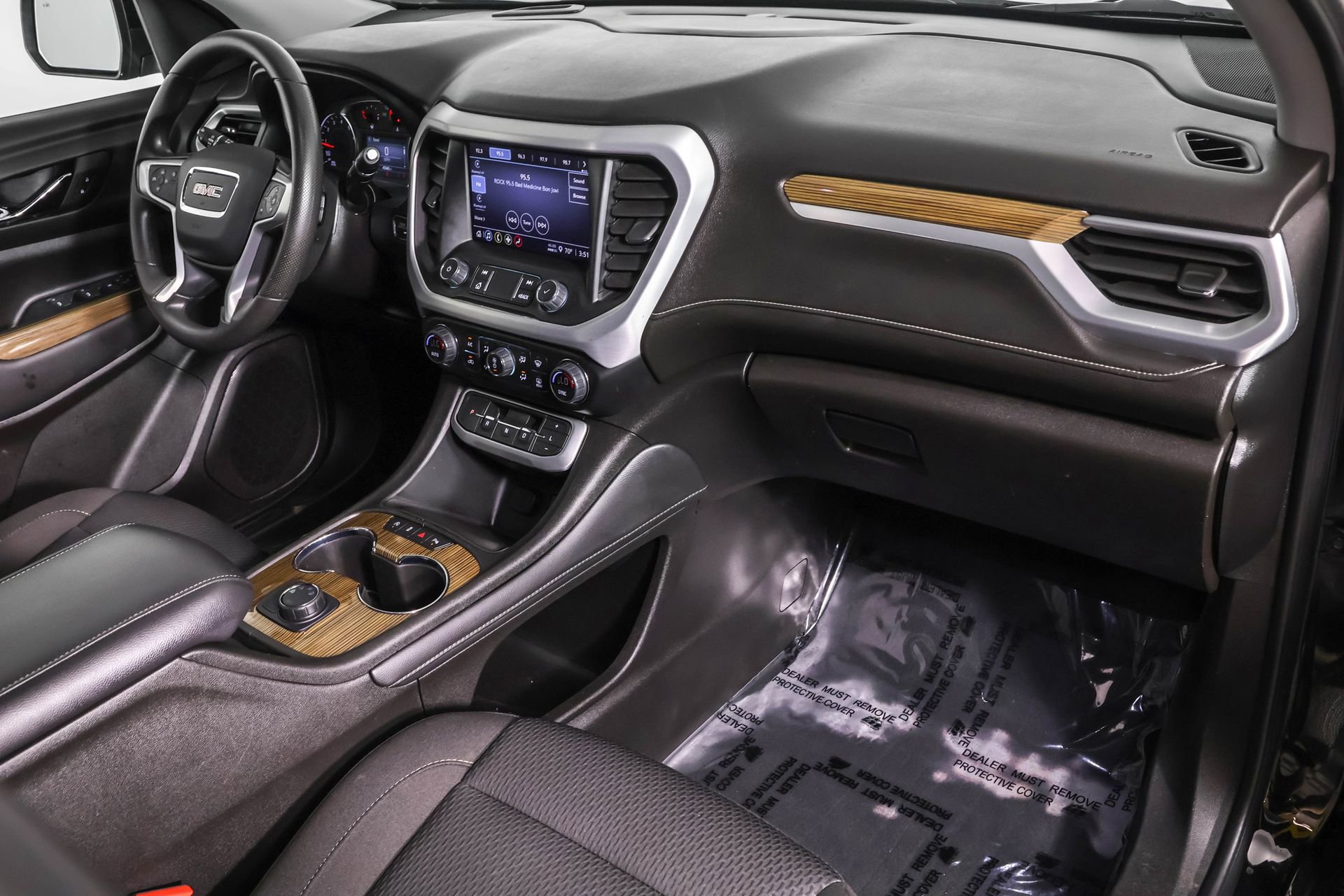 Used 2023 GMC Acadia SLE w/ LPO, Floor Liner Package image 46