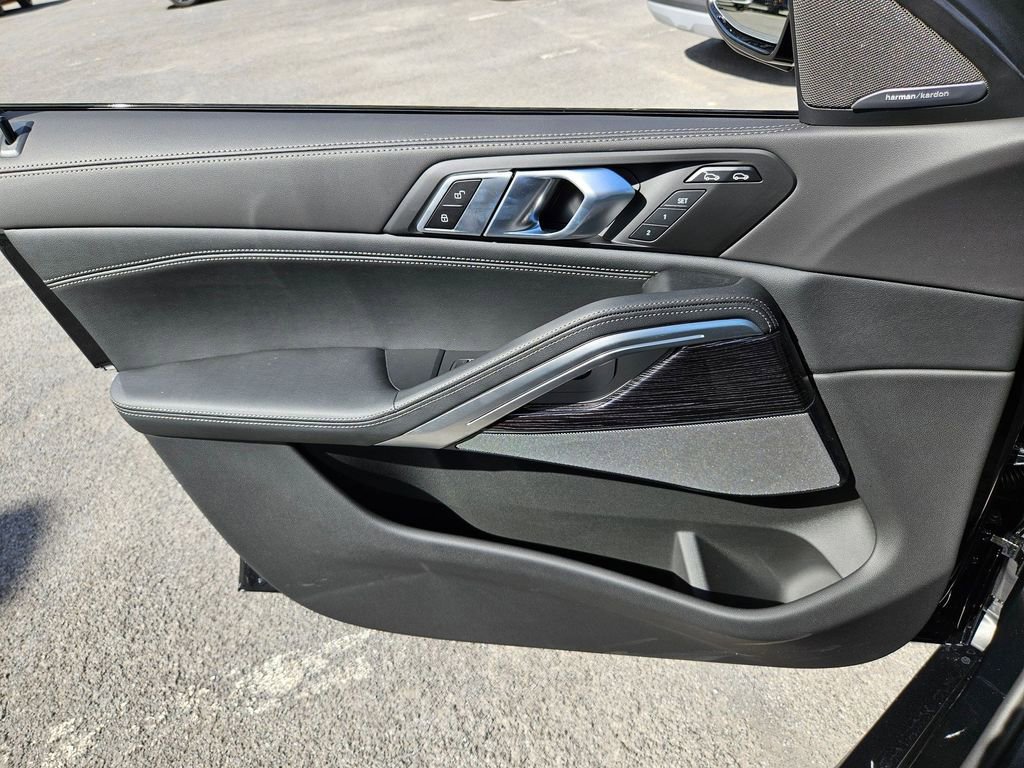 New 2026 BMW X6 xDrive40i image 7