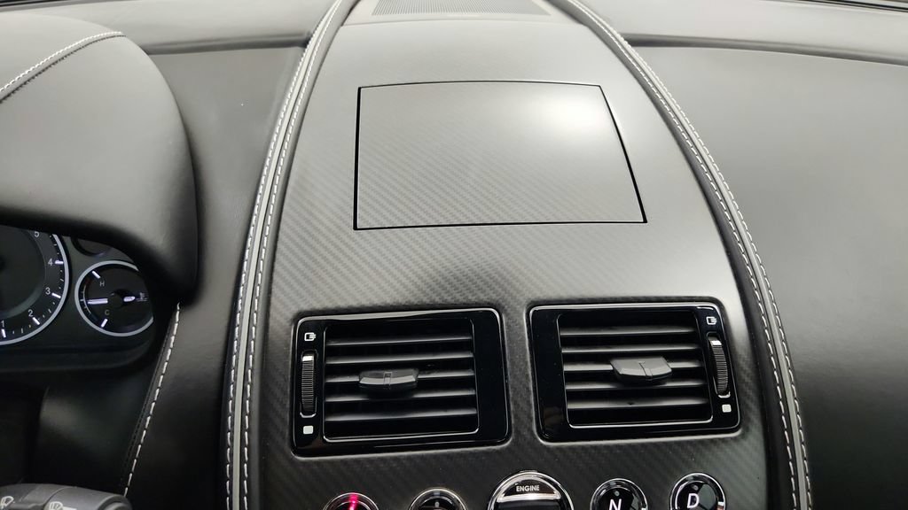 Used 2015 Aston Martin DB9 Coupe RWD image 61