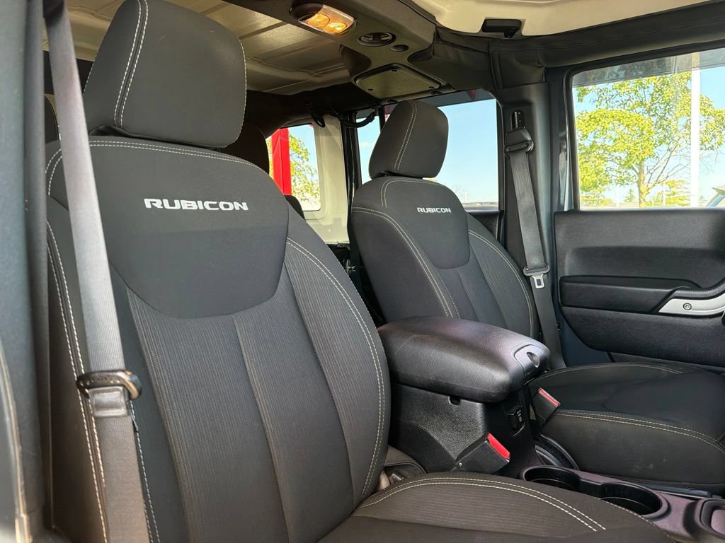 Used 2016 Jeep Wrangler Unlimited Rubicon w/ Connectivity Group AWD/4WD image 22