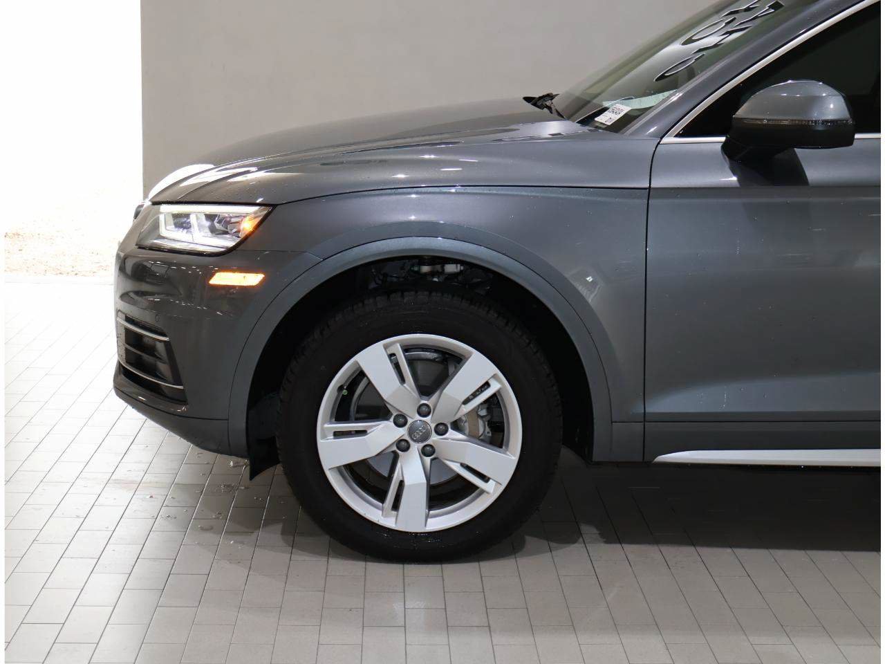 Used 2019 Audi Q5 2.0T Premium Plus w/ Premium Plus Package AWD/4WD image 4