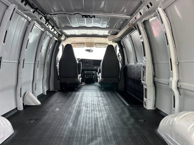 Certified 2025 Chevrolet Express 3500 Extended w/ Driver Convenience Package RWD image 12