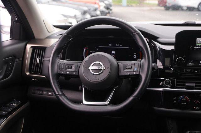 Used 2024 Nissan Pathfinder Platinum image 26