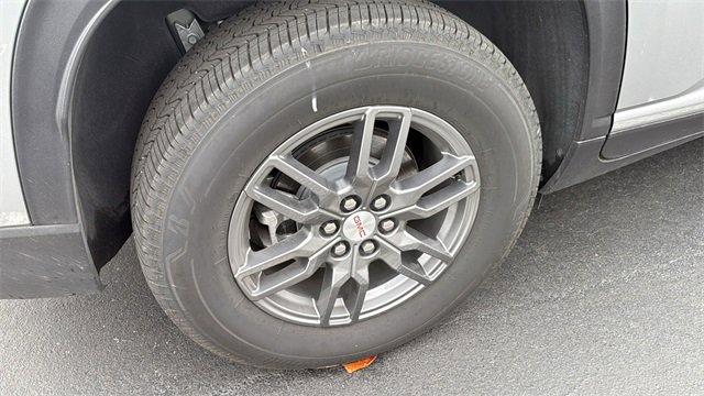 Used 2025 GMC Acadia Elevation image 7