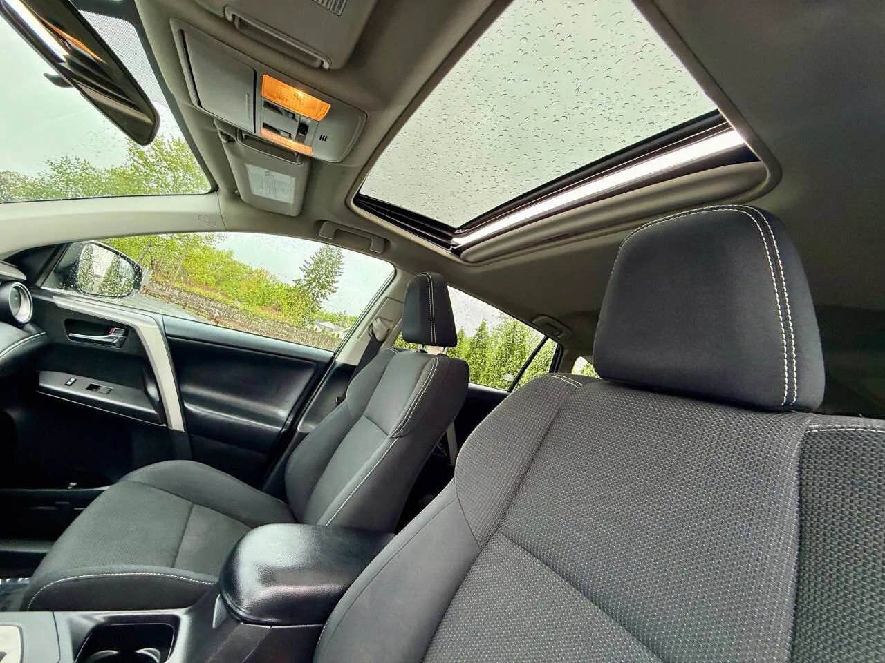 Used 2016 Toyota RAV4 XLE image 11