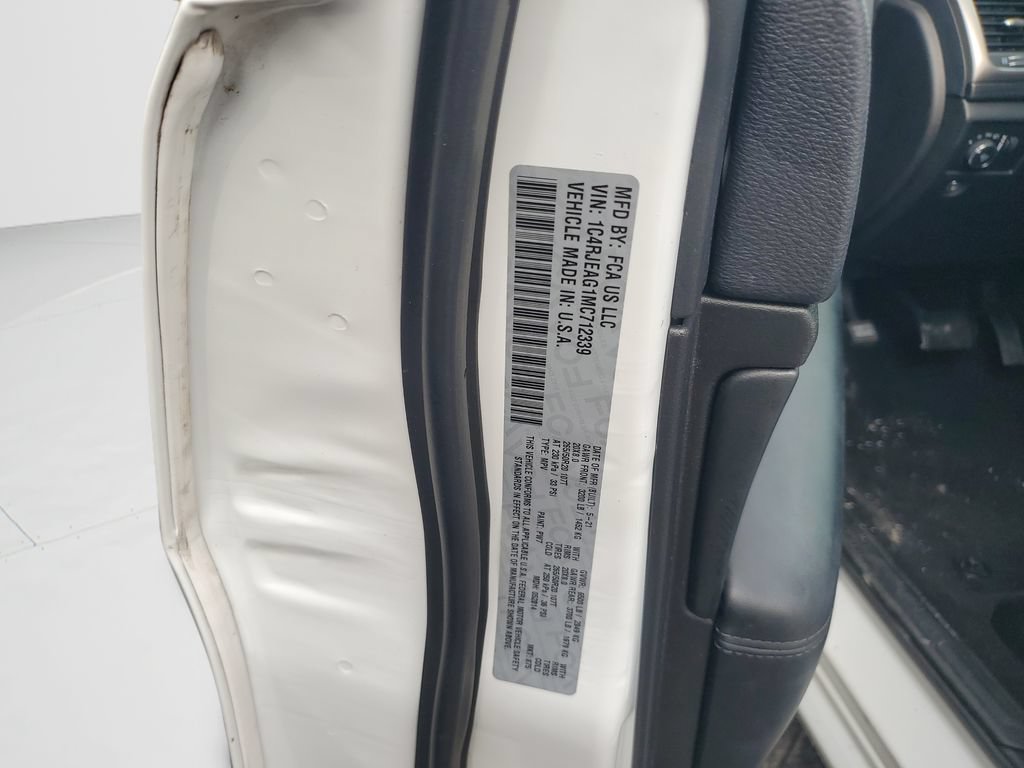 Used 2021 Jeep Grand Cherokee Laredo X RWD image 28