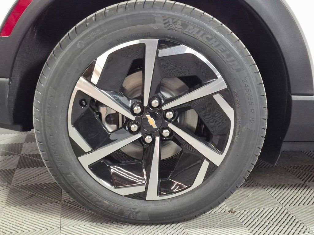 New 2026 Chevrolet Equinox EV LT FWD image 23