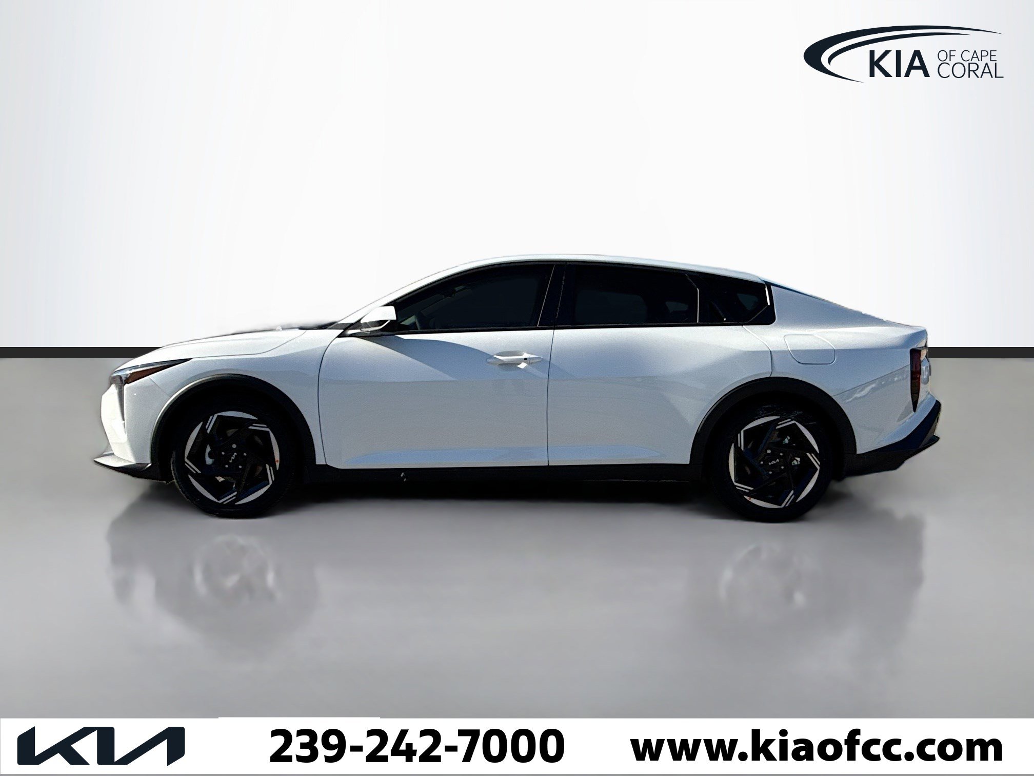 New 2025 Kia K4 EX image 2