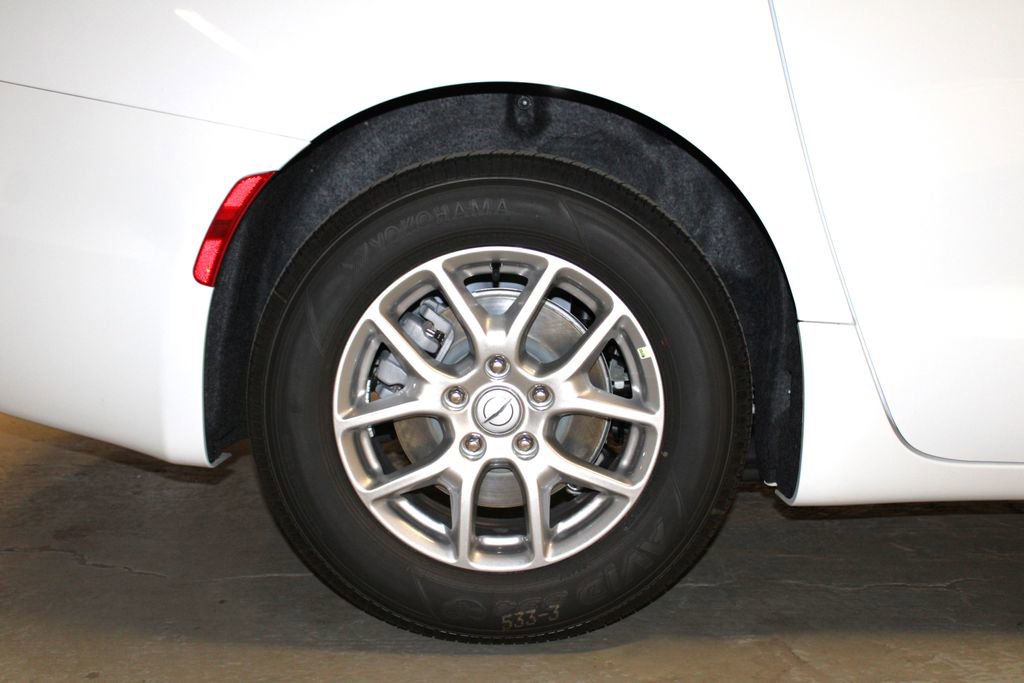 New 2026 Chrysler Voyager LX image 33