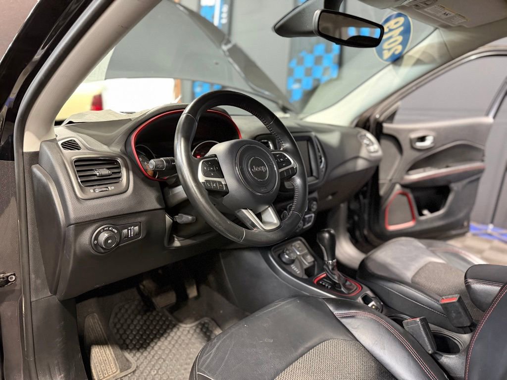 Used 2019 Jeep Compass Trailhawk image 10