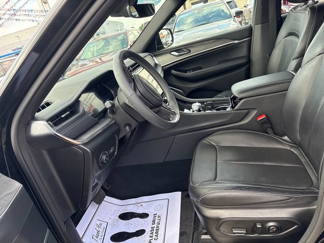 Used 2023 Jeep Grand Cherokee Overland AWD/4WD image 8