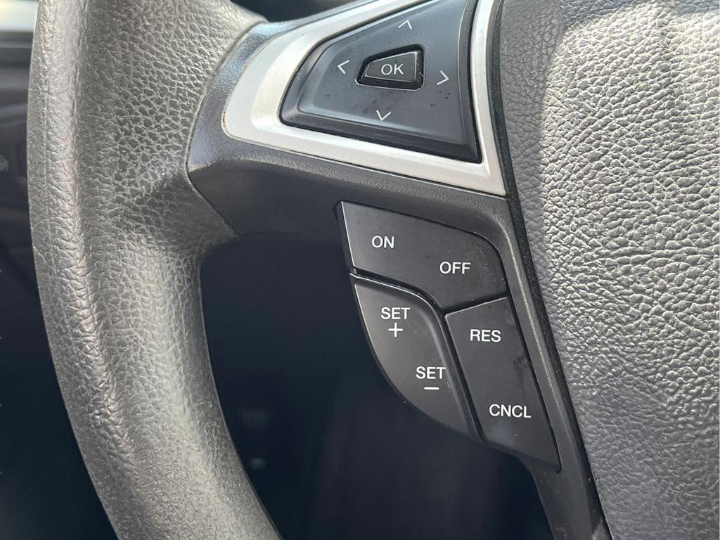 Used 2015 Ford Fusion SE image 23