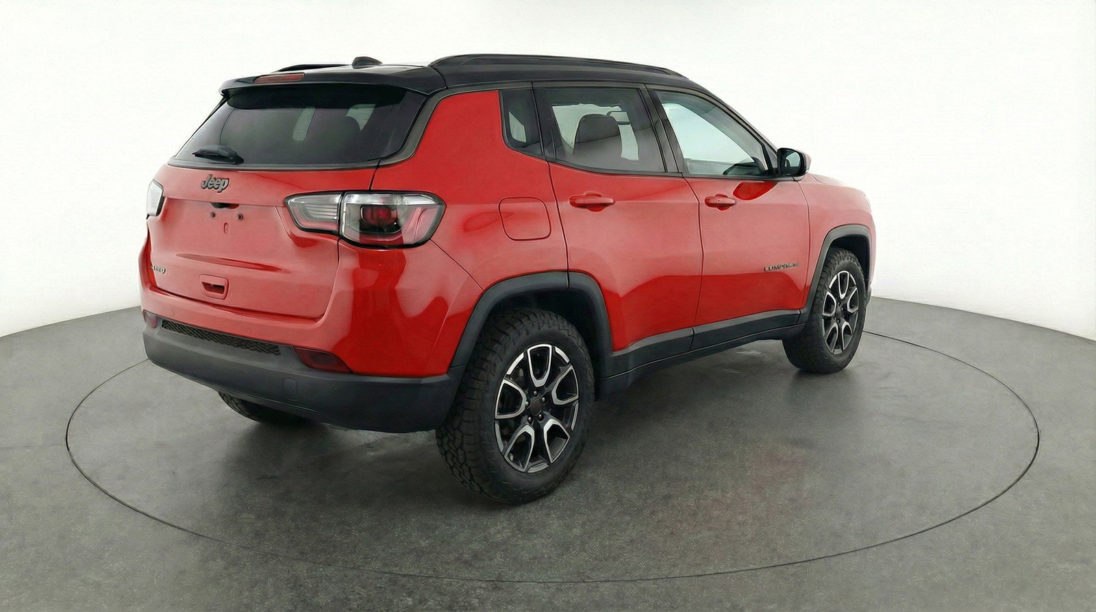 Used 2025 Jeep Compass Trailhawk AWD/4WD image 9