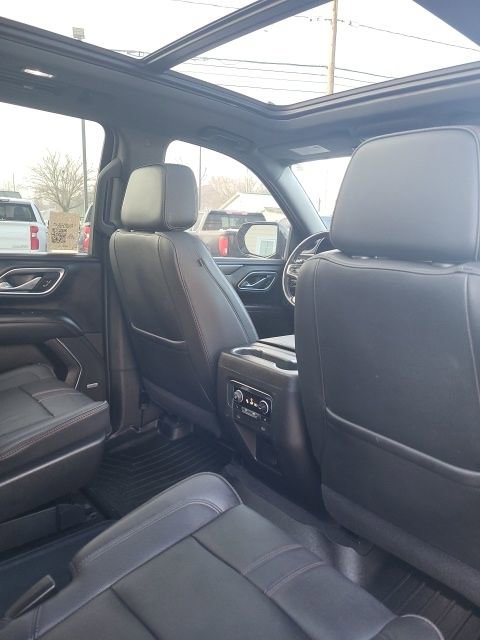 Used 2021 Chevrolet Suburban RST w/ Luxury Package image 25