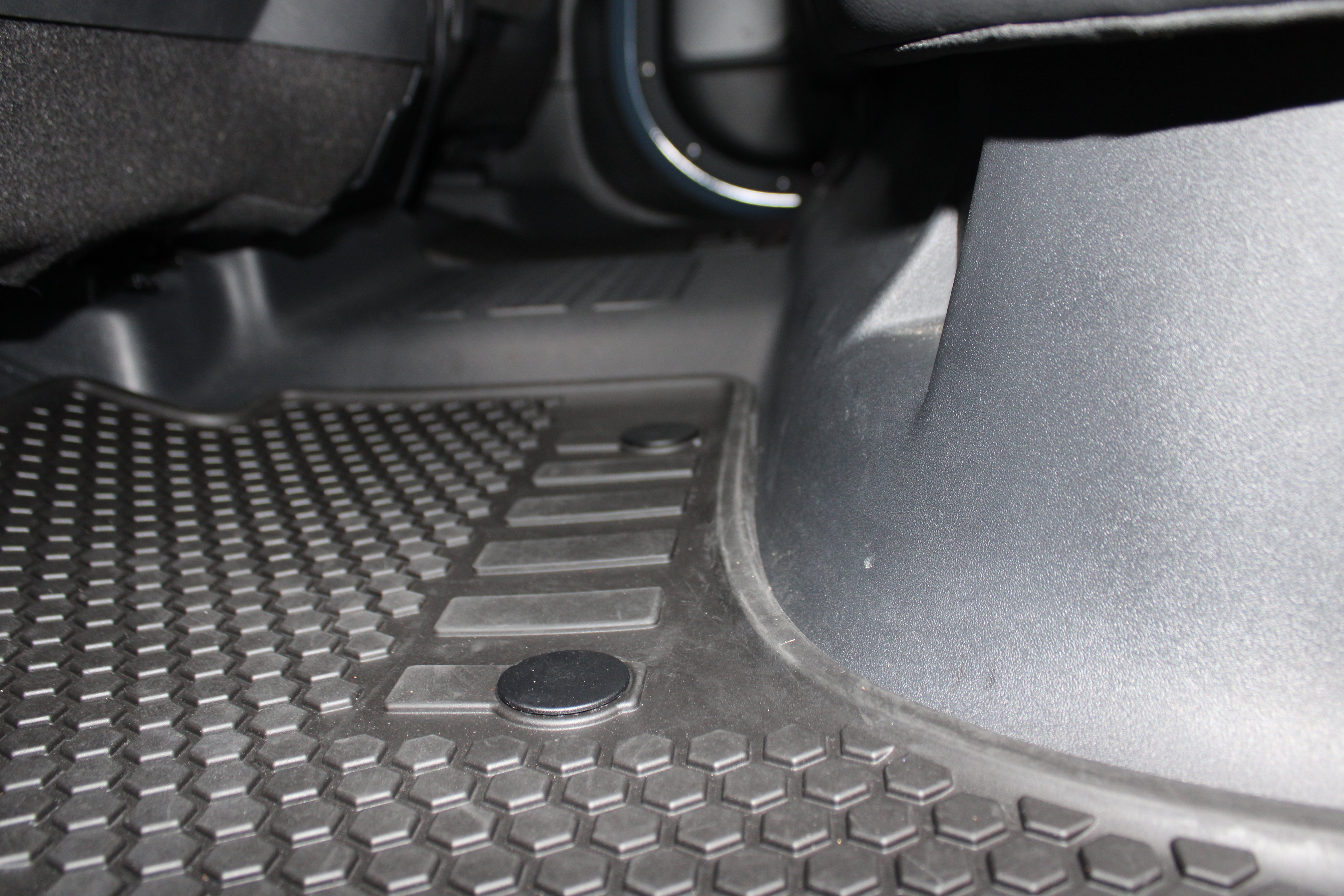 Used 2024 Land Rover Defender 110 S image 40