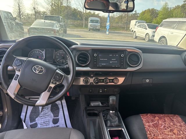 Used 2018 Toyota Tacoma SR5 image 10