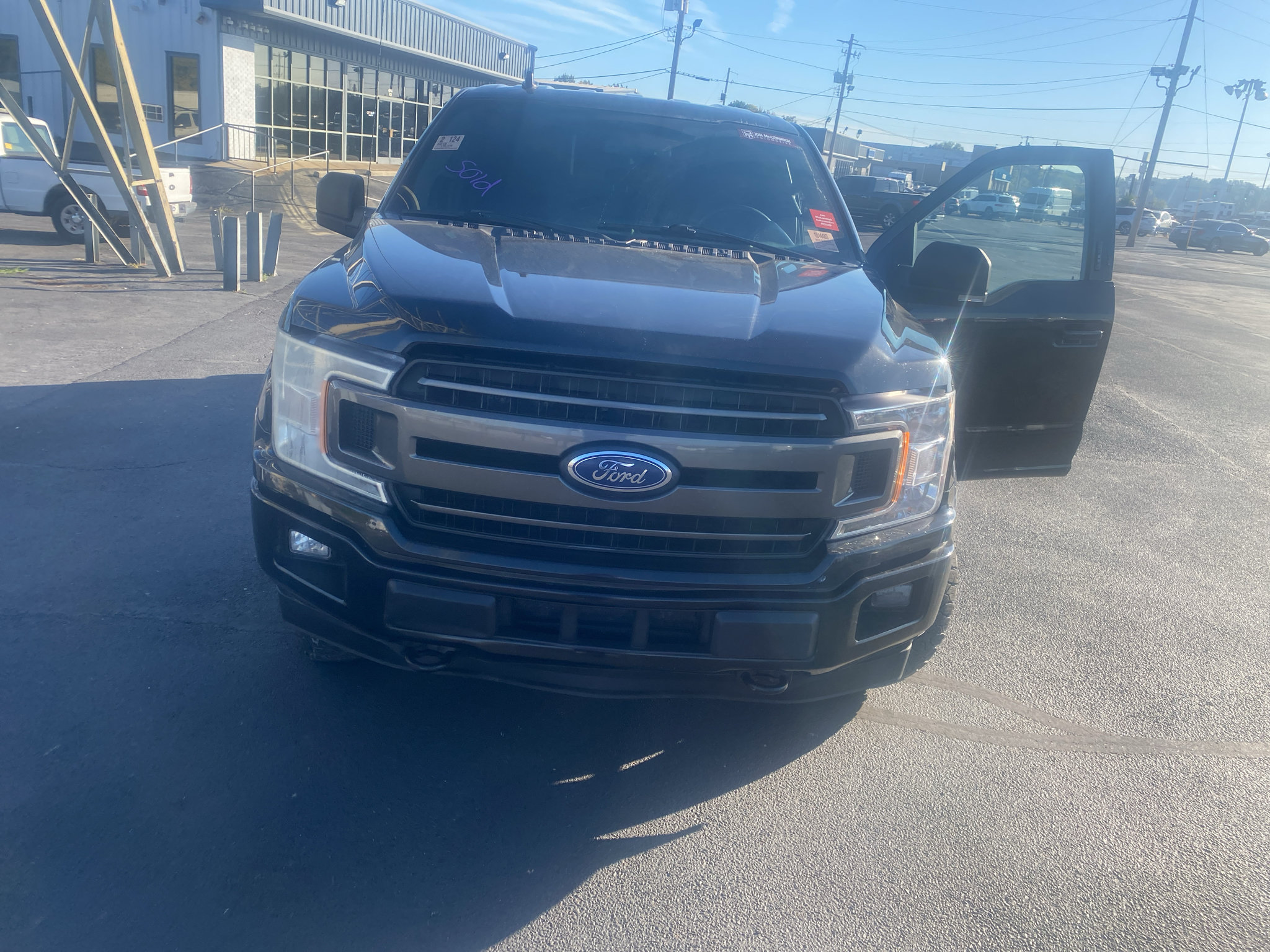Used 2018 Ford F150 XLT w/ Equipment Group 302A Luxury AWD/4WD image 16