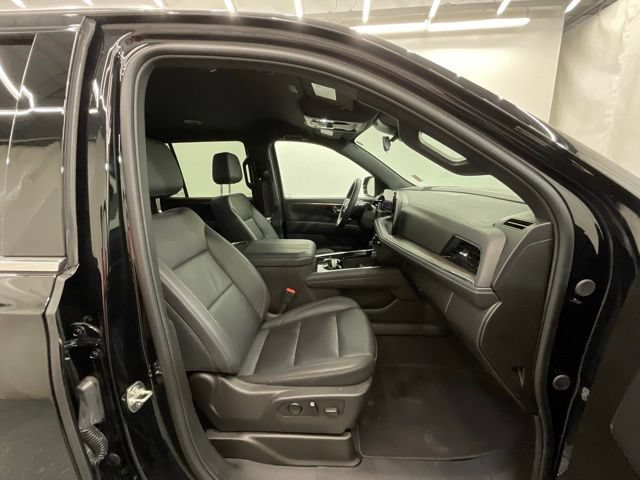 Used 2025 Chevrolet Tahoe LT AWD/4WD image 23