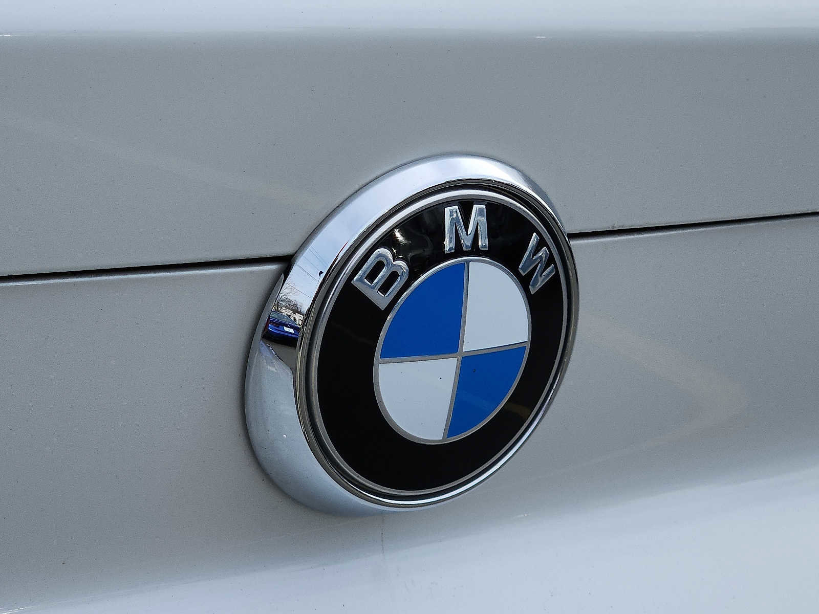 Used 2024 BMW X6 xDrive40i w/ Parking Assistance Package image 30